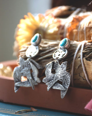 Under My Wing - Kingman Turquoise